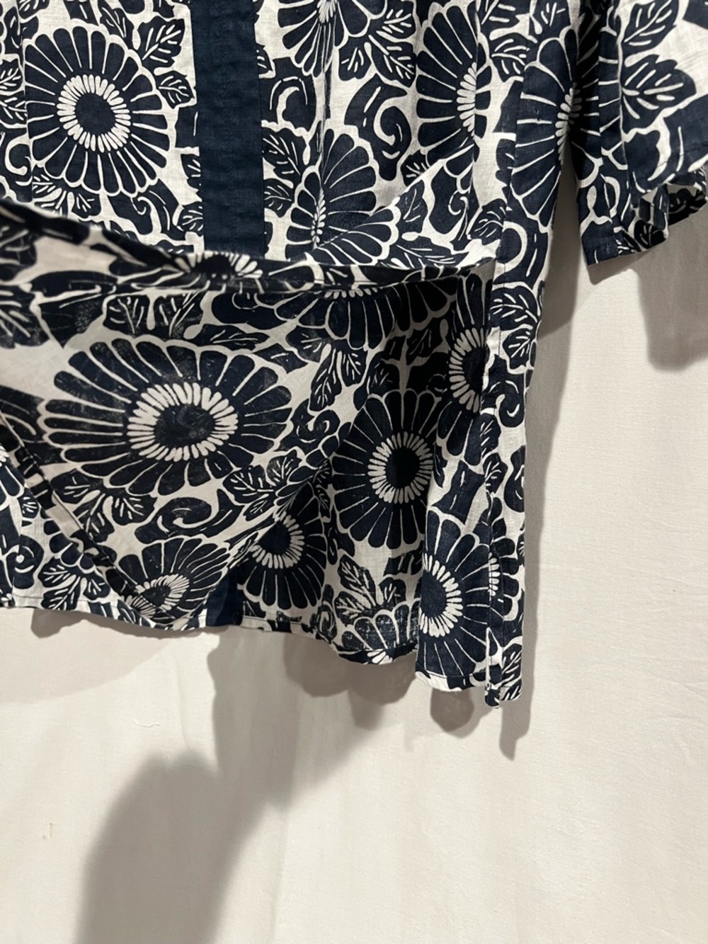 FLAX Linen Floral Tunic Top Blue White Relaxed Fit Side Slits 3/4 Sleeve - Picture 3 of 5